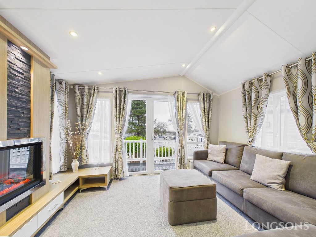 Property photo 3 of 21 Cam02173G0 Pr0346 Still029