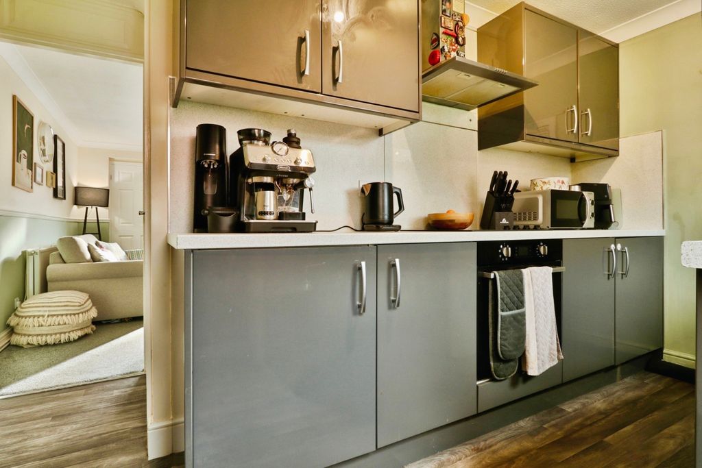 Property photo 2 of 9 4678604