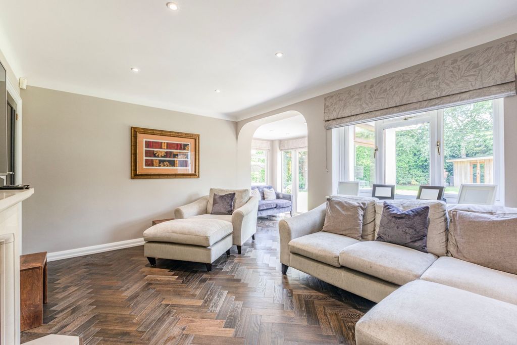 Property photo 2 of 48 Picture No. 01