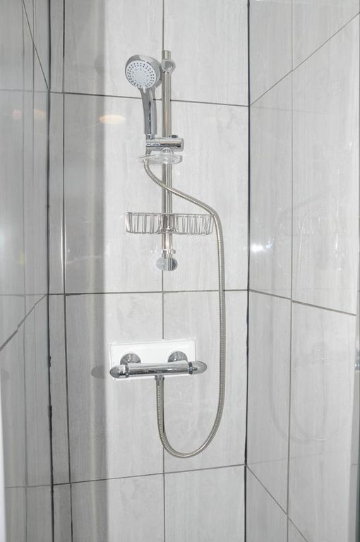 Property photo 2 of 10 Bathroom