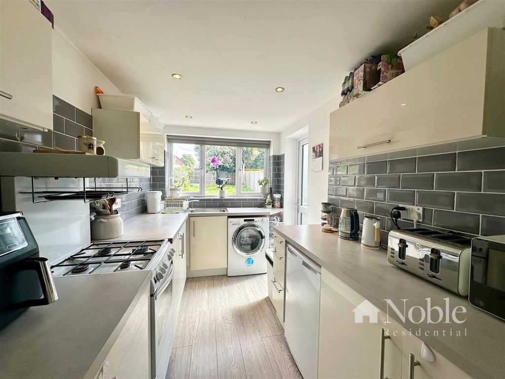 Property photo 2 of 15 Kitchen