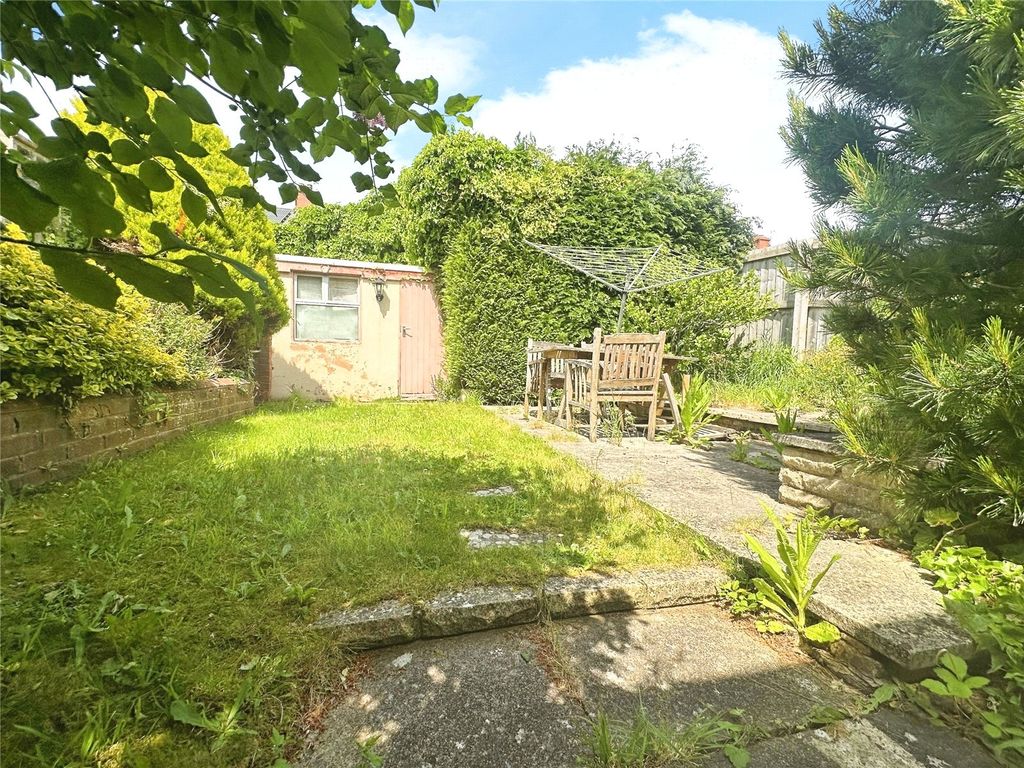 Property photo 3 of 8 Garden Rear