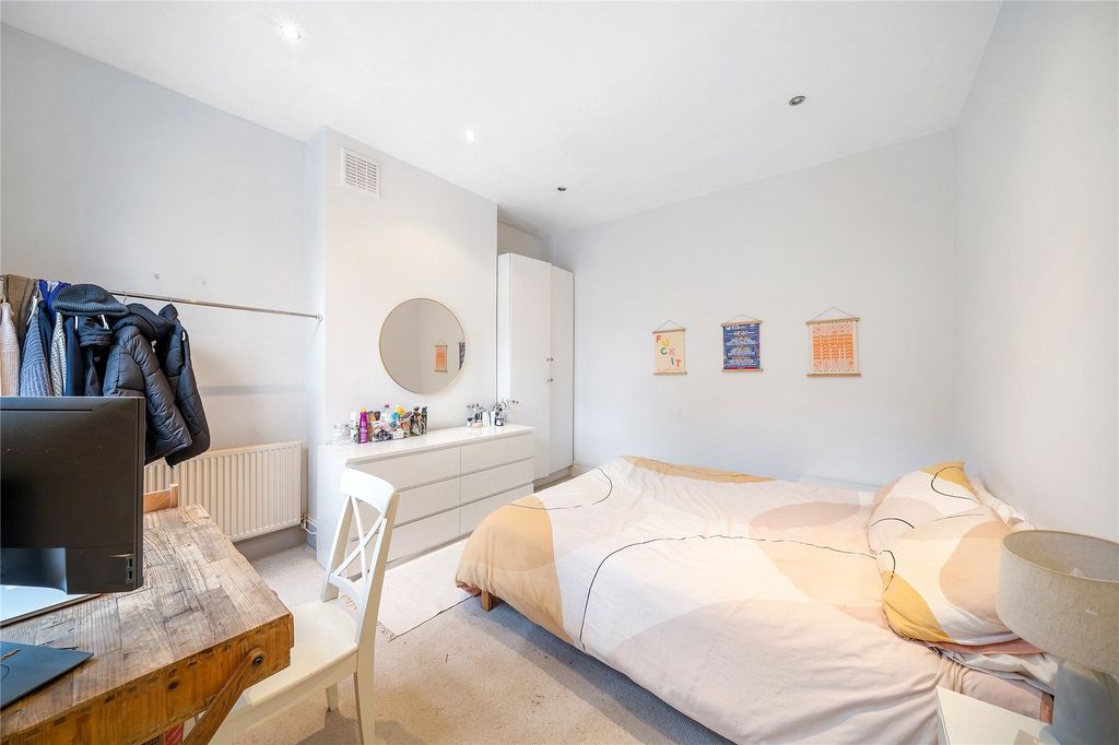 Property photo 3 of 10 Picture No. 06