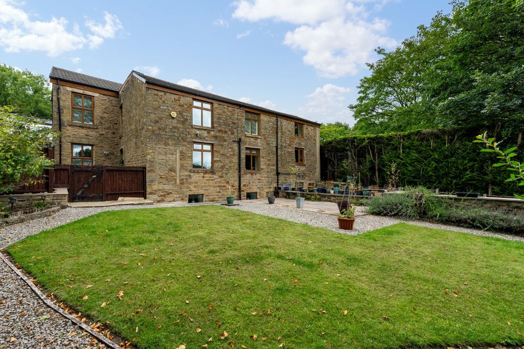 Property photo 1 of 51 4395030