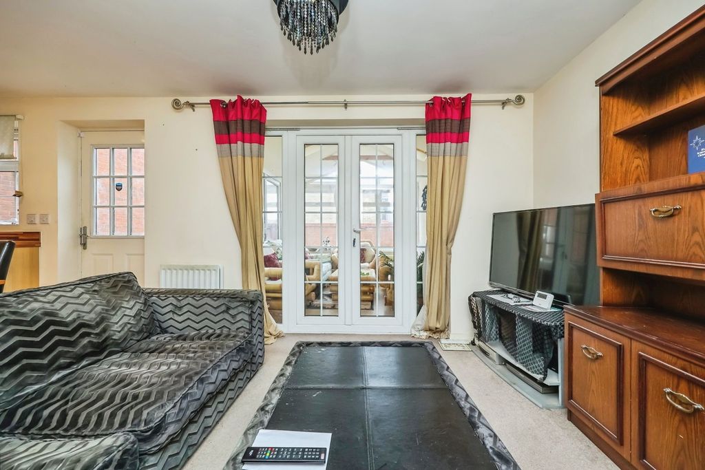 Property photo 3 of 19