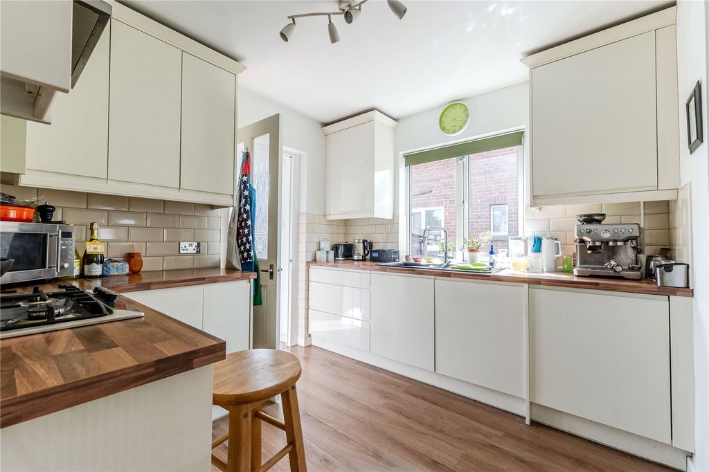 Property photo 3 of 15 Kitchen