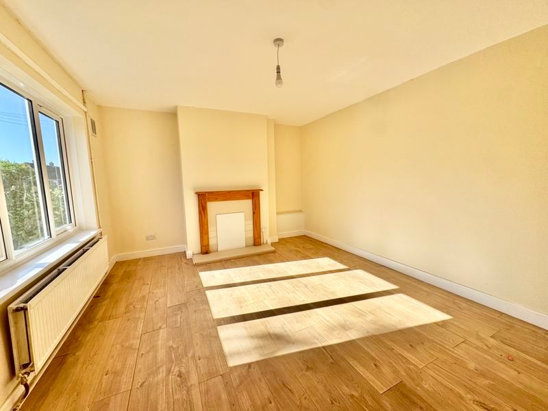 Property photo 2 of 13 Lounge