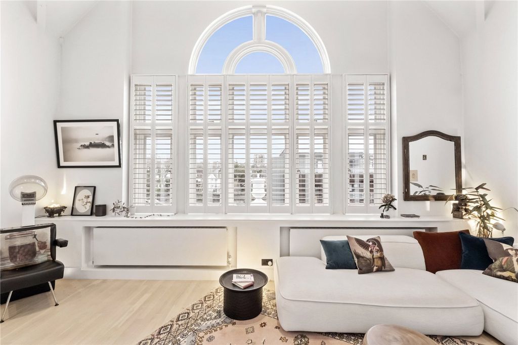 Property photo 1 of 18 Reception Room