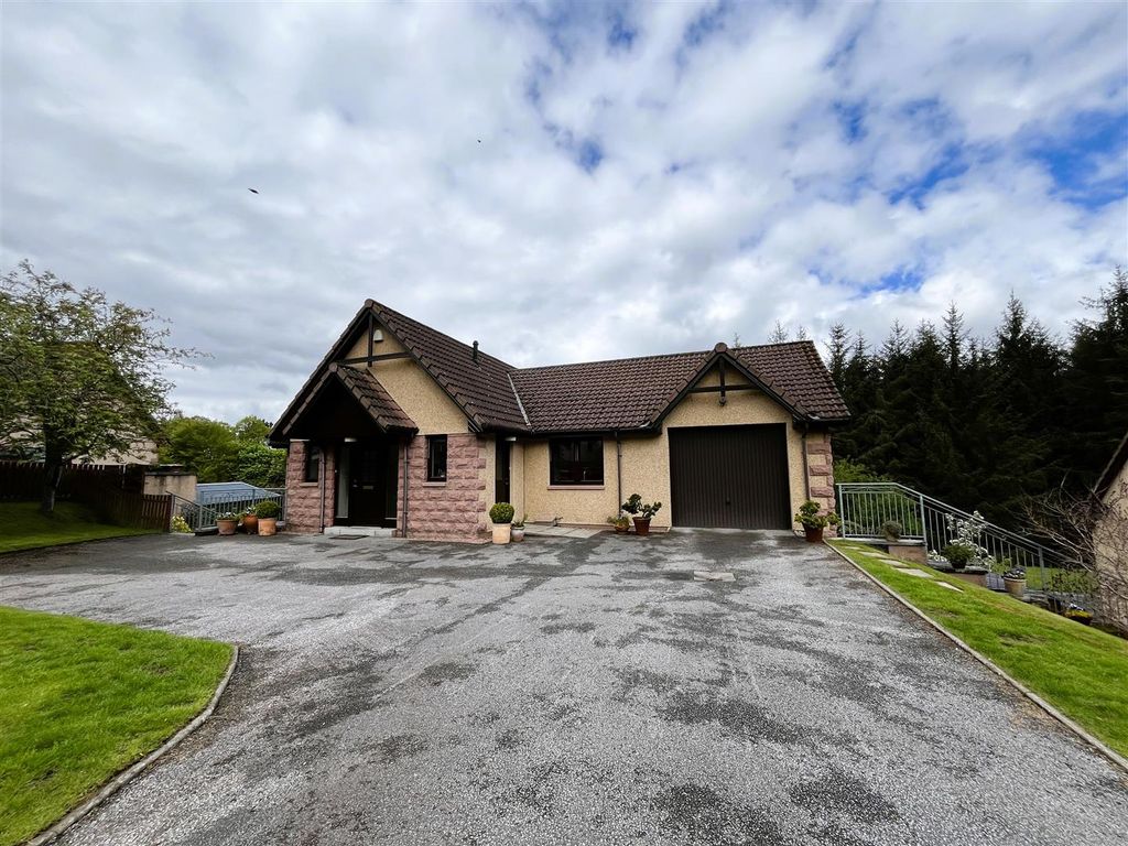 Property photo 2 of 32
