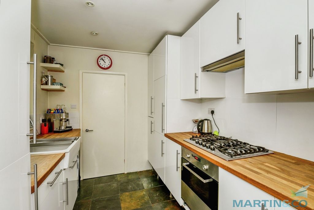 Property photo 2 of 10 5Cabf3d7-Kitchen 202