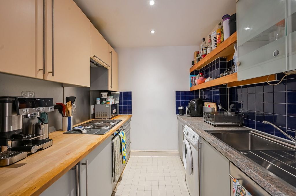 Property photo 3 of 10