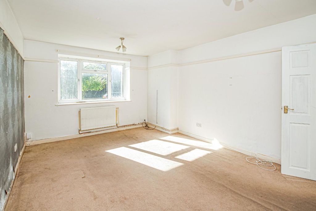 Property photo 3 of 8