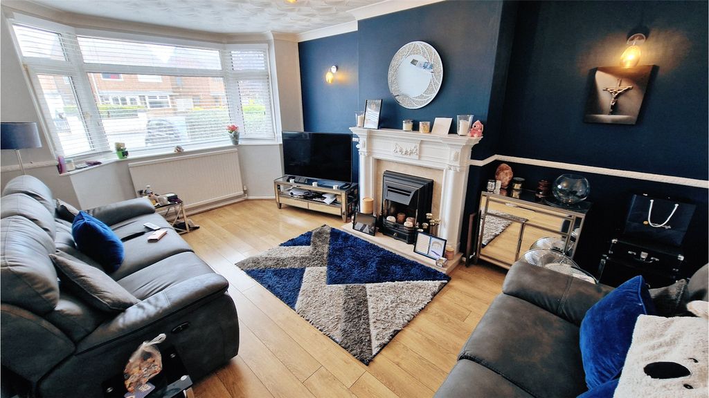Property photo 2 of 23 Picture No. 18