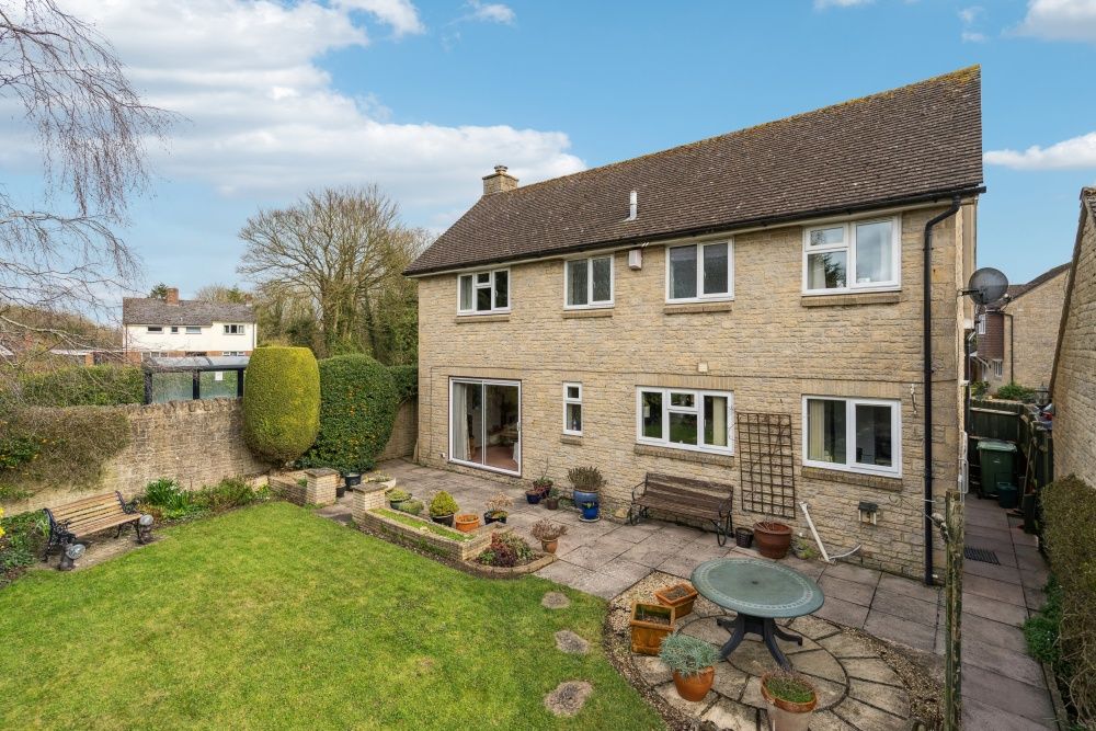 Property photo 1 of 21