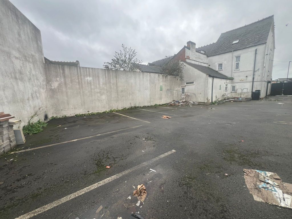 Property photo 1 of 5