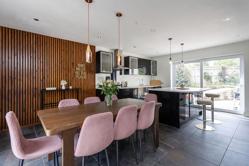 Property photo 2 of 23 Kitchen