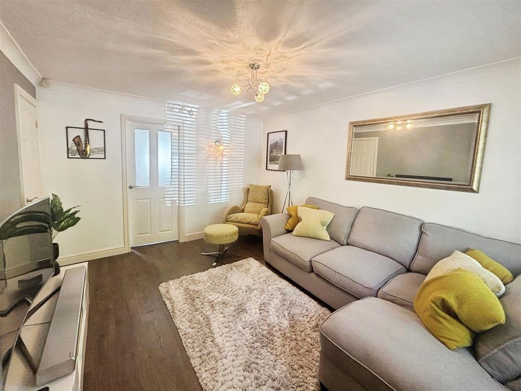 Property photo 2 of 13 B32A9c15-9.Jpg