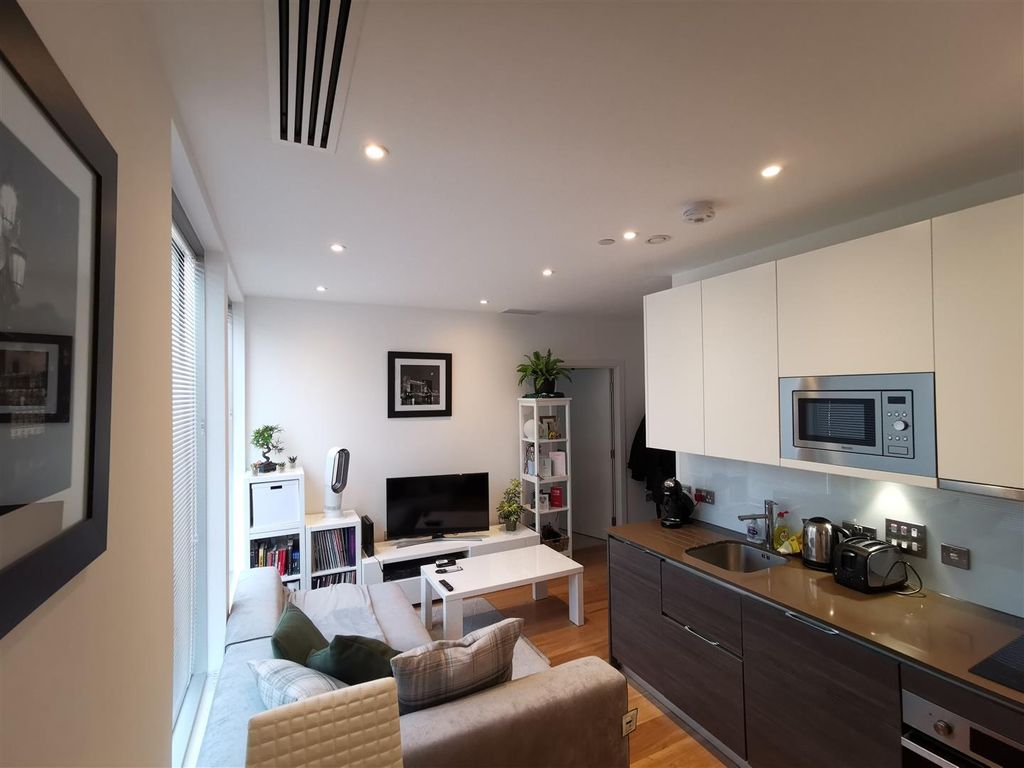 Property photo 3 of 8 Open Plan Lounge/Kitchen