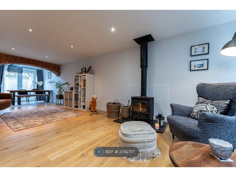 Property photo 3 of 22 Living Room