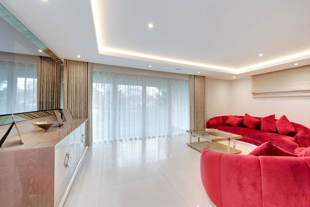 Property photo 3 of 12 Picture No. 09