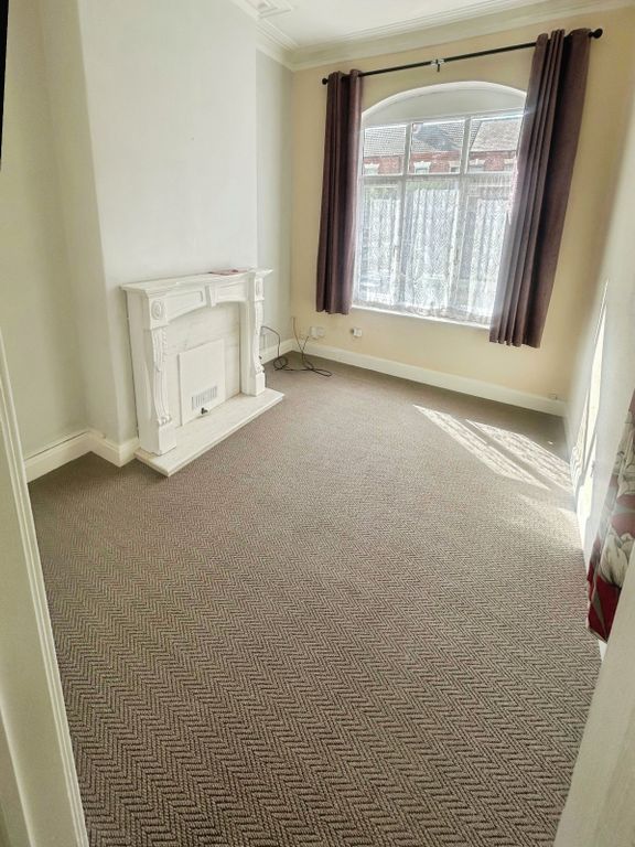 Property photo 3 of 9 Living