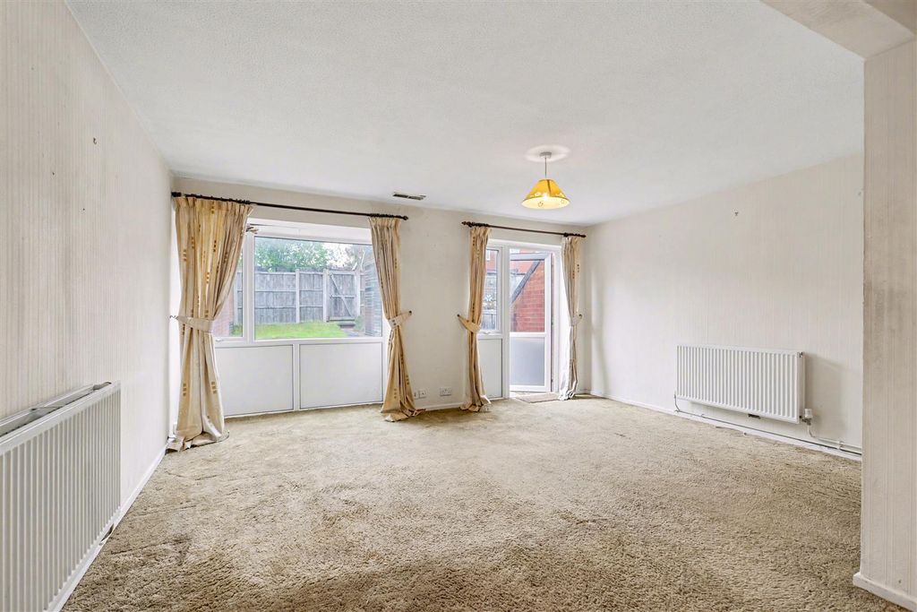 Property photo 2 of 16 Lounge_2.Jpeg