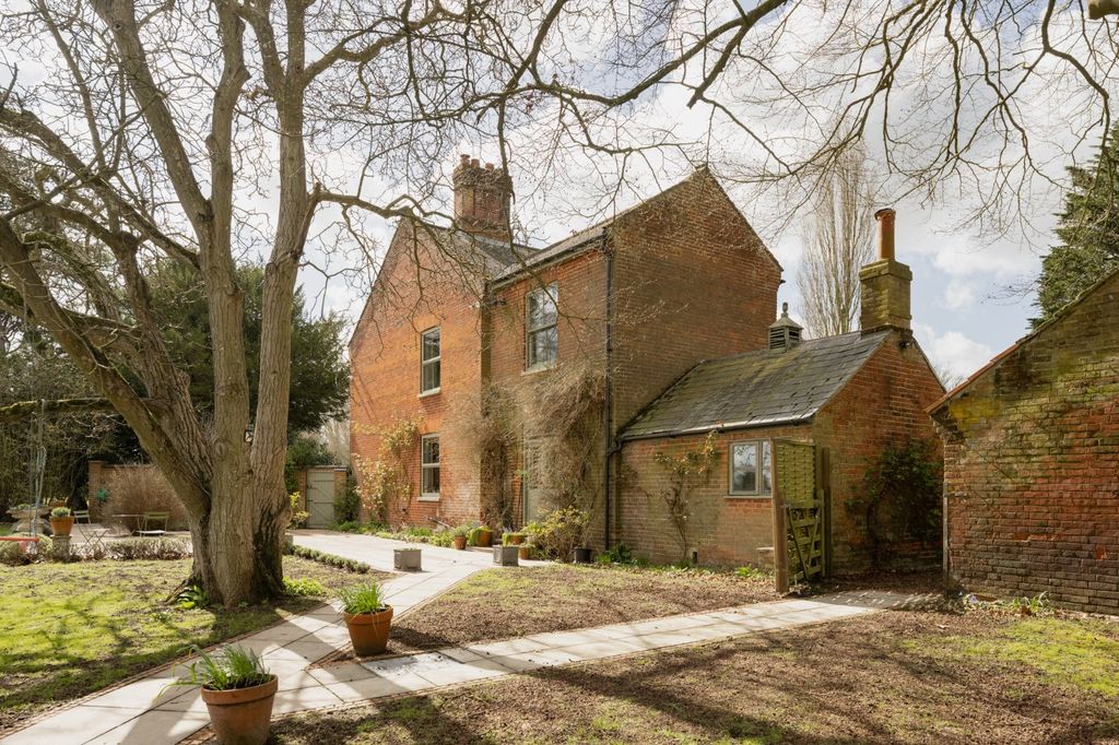 Property photo 2 of 30 Picture No. 25