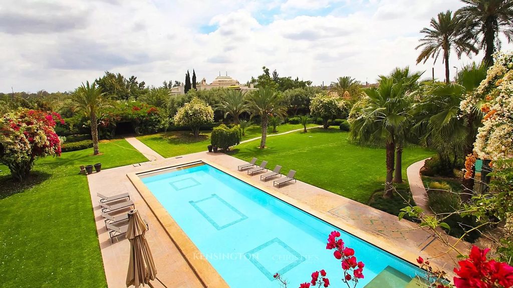Property photo 3 of 35 Swimming Pool