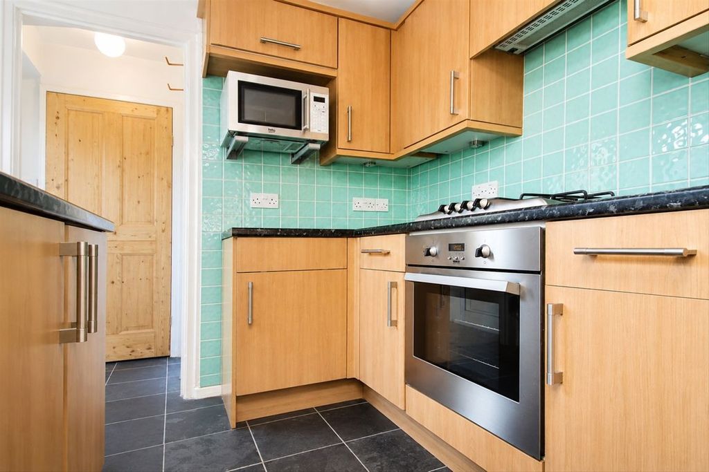 Property photo 3 of 6