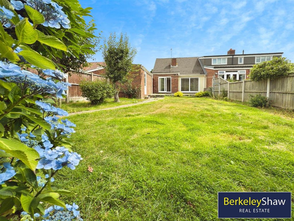 Property photo 1 of 16 A737B638-1-4D7F-B296-A61827475Bab-7379-00000F4Ab55