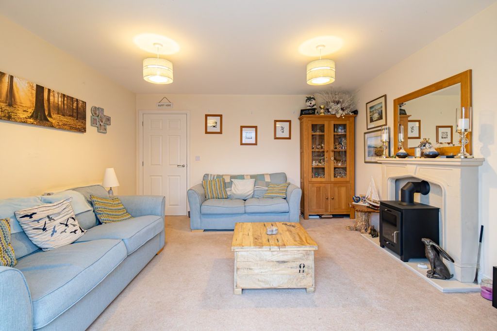 Property photo 3 of 24 4613695