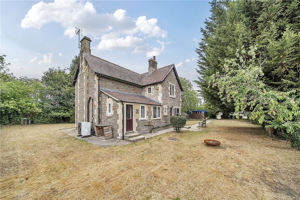 Property photo 2 of 15 Picture No. 02