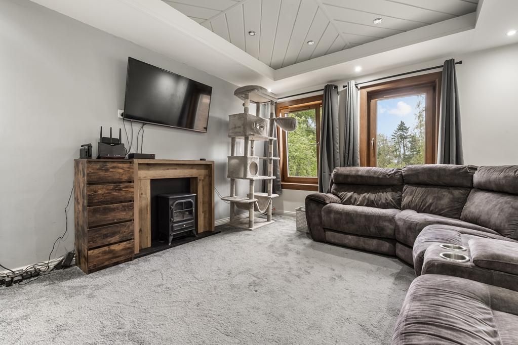 Property photo 3 of 18 Lev1449Pem Lounge.Jpg