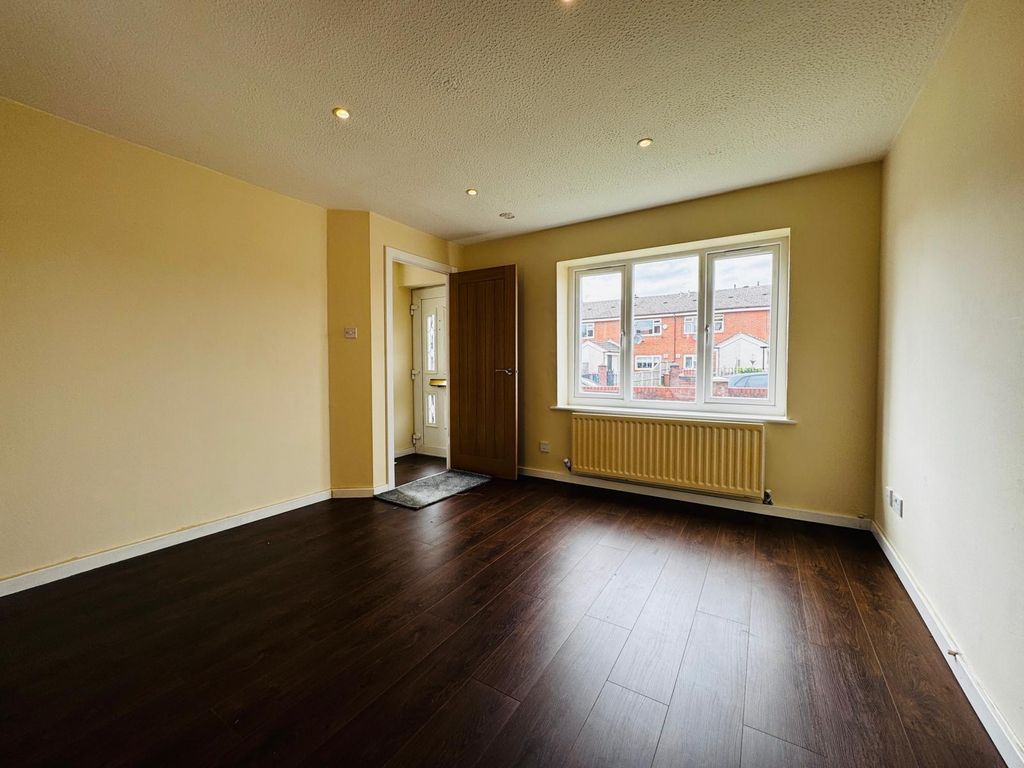 Property photo 3 of 17 Gallery