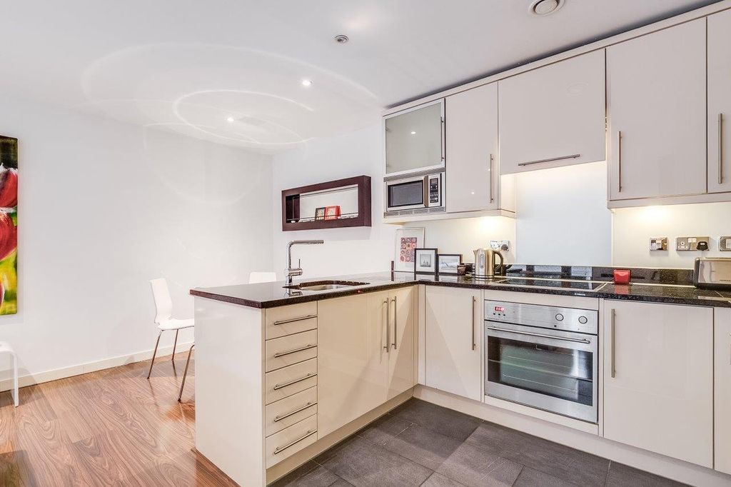 Property photo 3 of 11 Picture No. 15