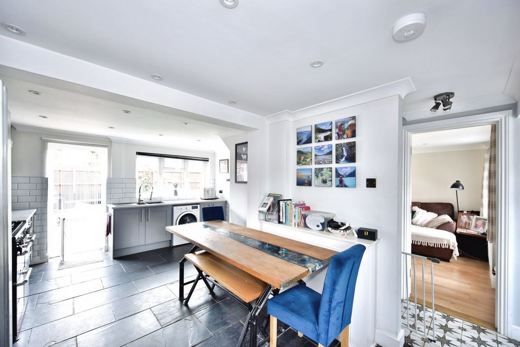 Property photo 3 of 20 Pbox-Img.Jpg