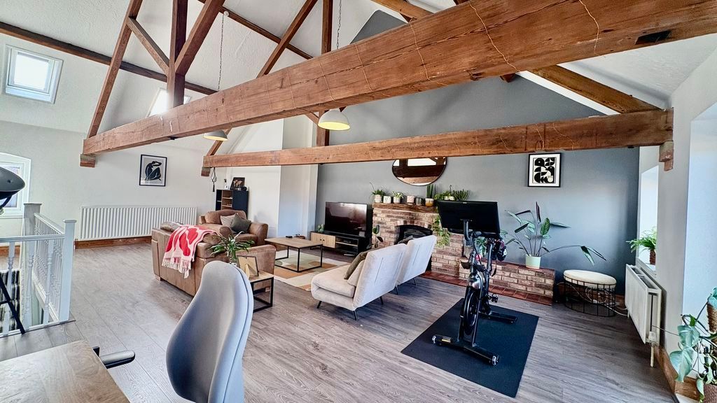 Property photo 2 of 17 Photo 3