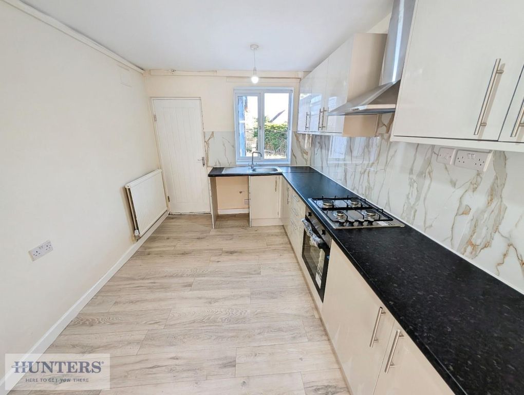 Property photo 2 of 14 Kitchen