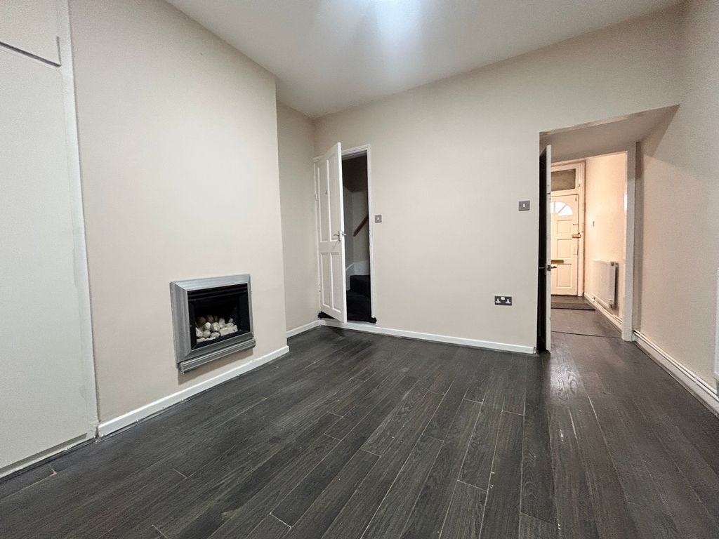 Property photo 2 of 10 Image