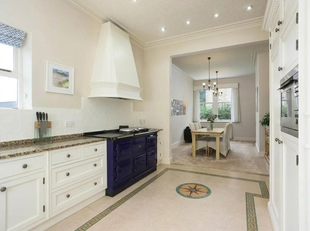 Property photo 3 of 27 Westholme Kitchen.Jpeg
