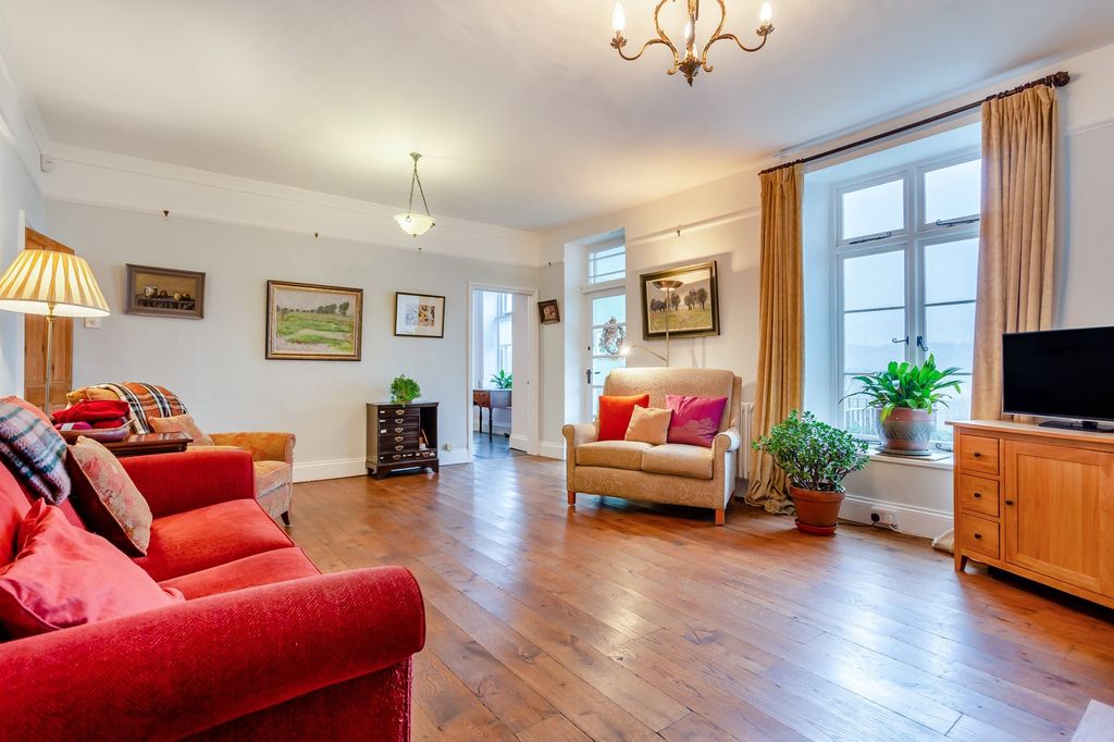 Property photo 3 of 24