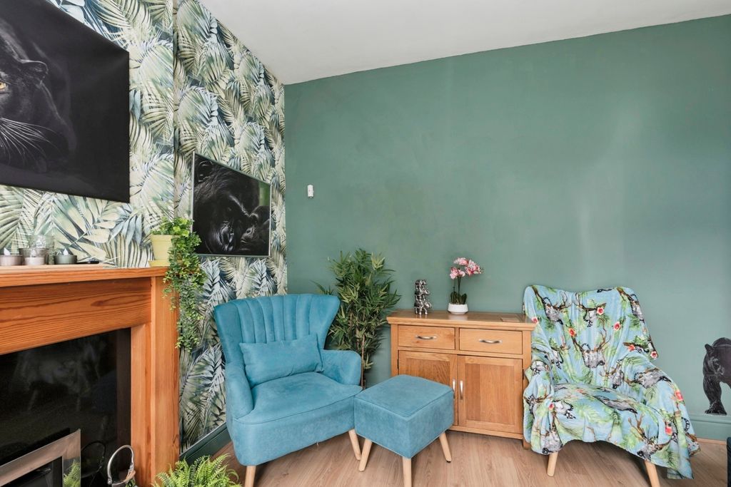 Property photo 2 of 16 Pbox-Img.Jpg