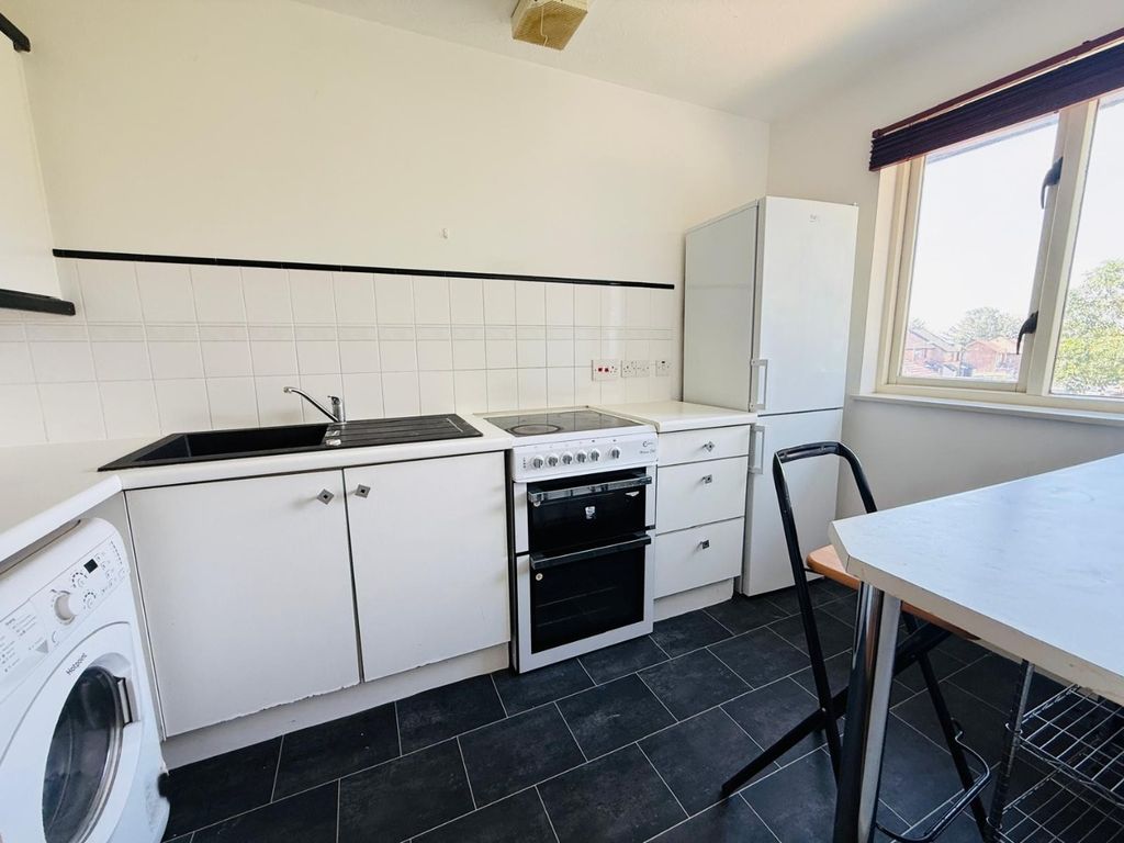 Property photo 3 of 10 5269394