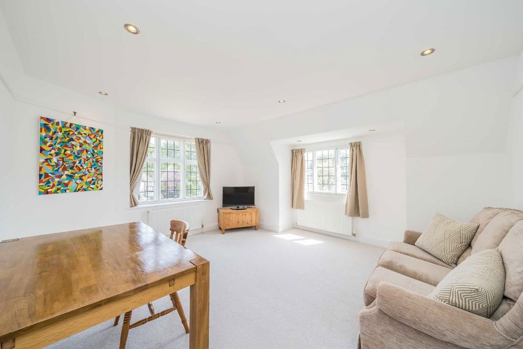 Property photo 2 of 6