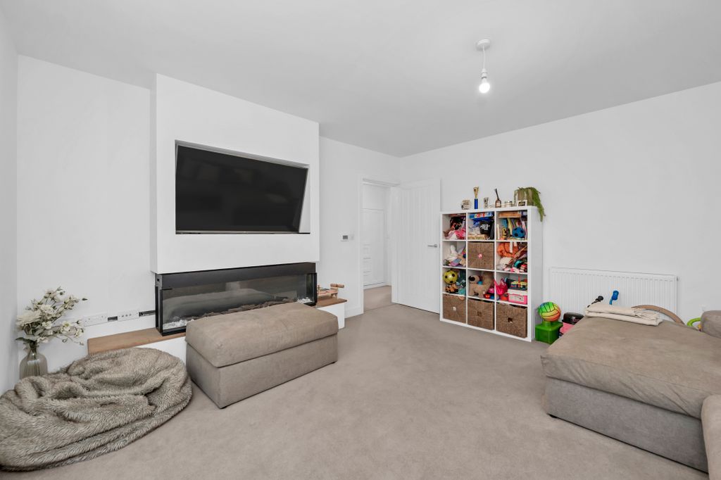 Property photo 2 of 18 Dcp_4701