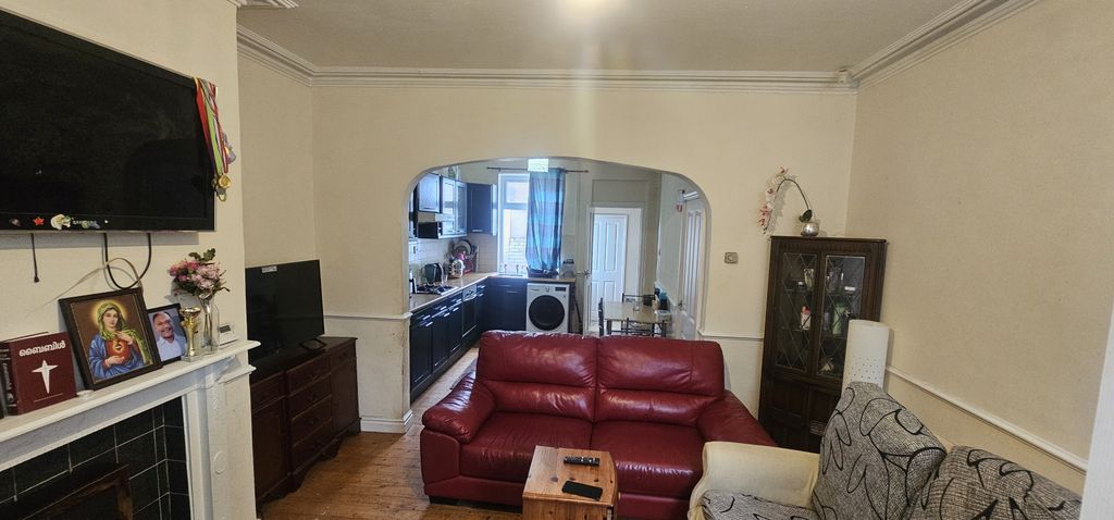 Property photo 3 of 12 Gallery