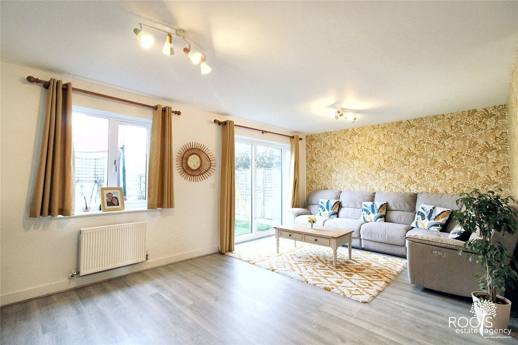 Property photo 3 of 16 Picture No. 05