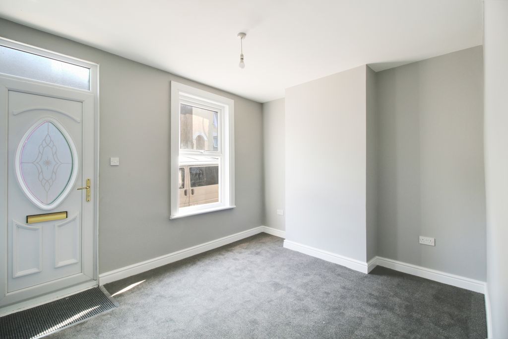 Property photo 2 of 13 Gallery