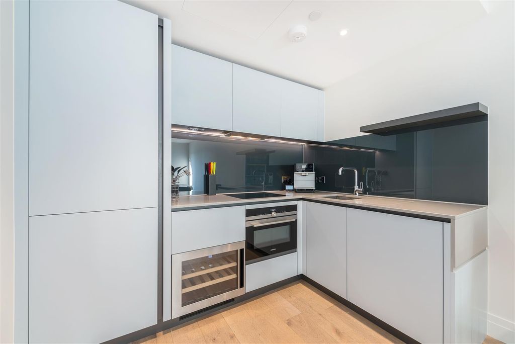 Property photo 3 of 15 Kitchen