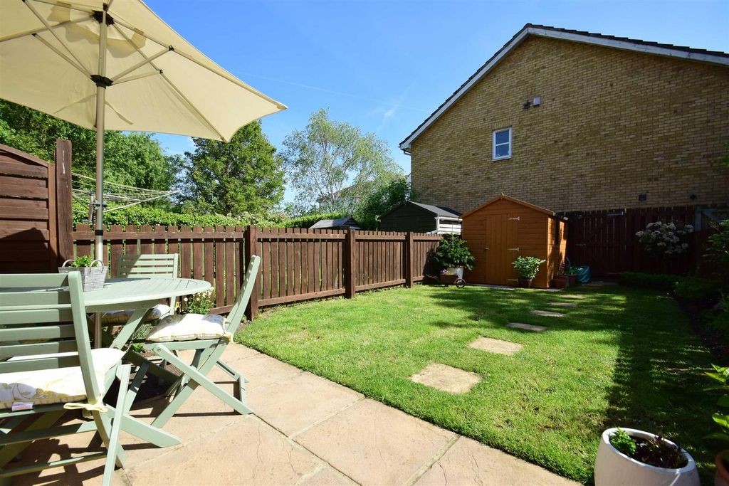 Property photo 2 of 11